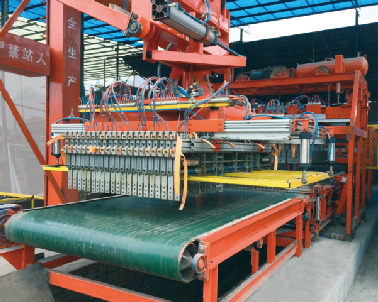 薄皮空心磚生産現場